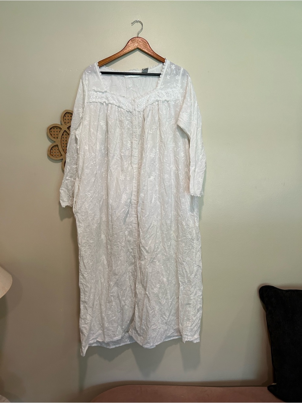 Eileen West nightgown